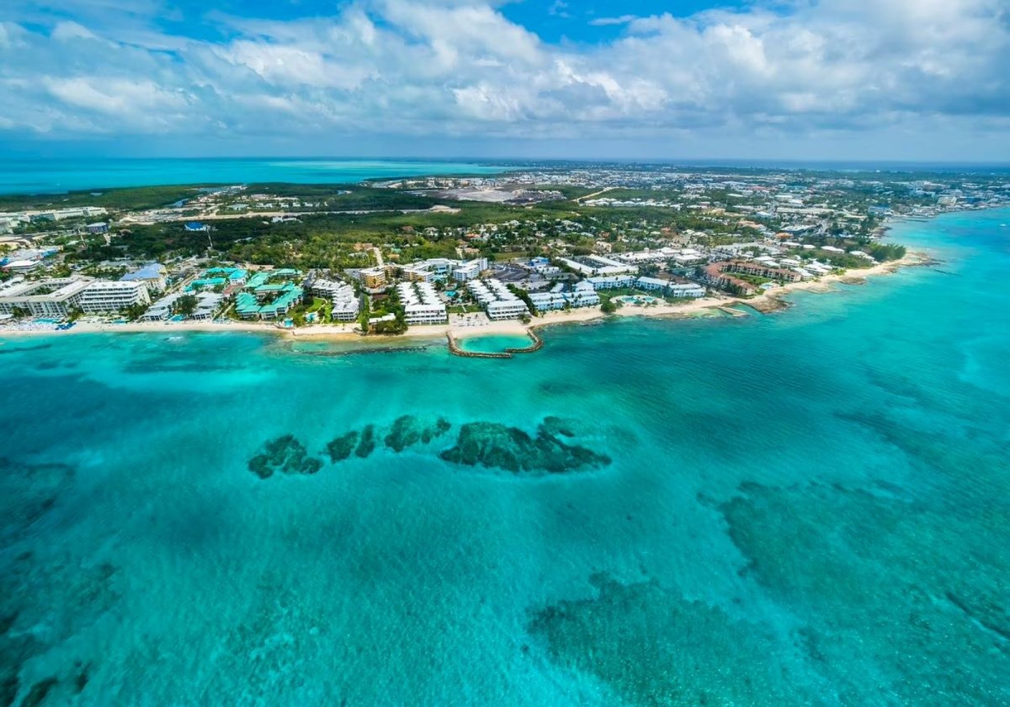 Complejos hoteleros de lujo en las Islas Caimán. GETTY IMAGES/WESTEND61